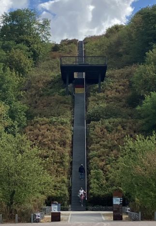 Die Treppe zur Halde Hoheward