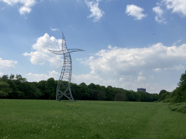 Der tanzende Strommast - Zauberlehrling von inges idee.